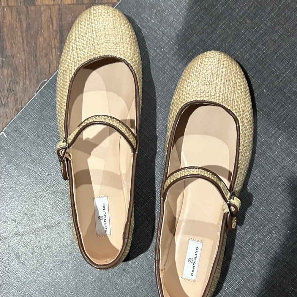 Women’s size 6 1/2 flat no box Bandolino Tan Woven Mary Jane Flats with Buckle